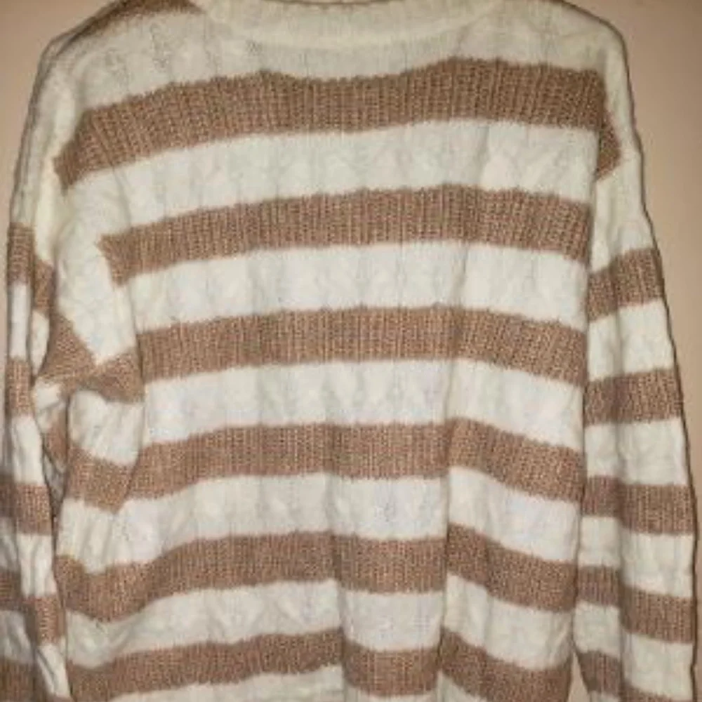 sweater - Picture 2 of 2
